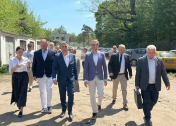 Będzie więcej miejsc parkingowych przy stacji PKP Puławy Miasto