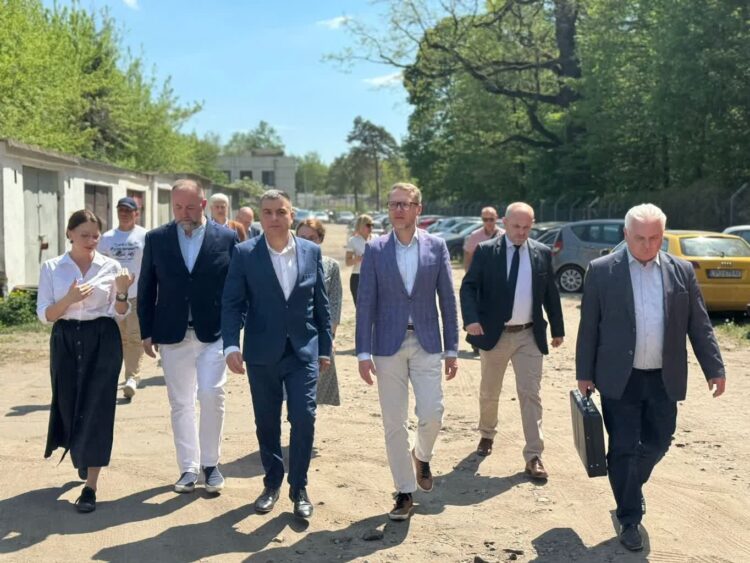 Będzie więcej miejsc parkingowych przy stacji PKP Puławy Miasto