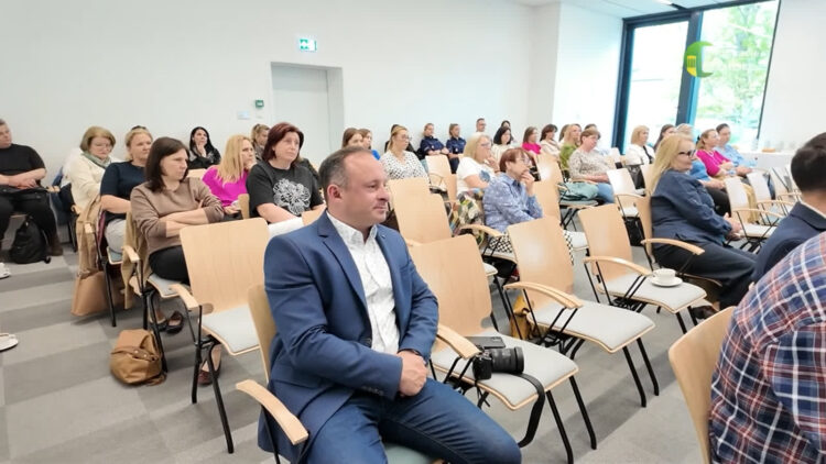 „Jak nie przescrollować życia?” – o cyfrowej higienie w puławskiej Mediatece