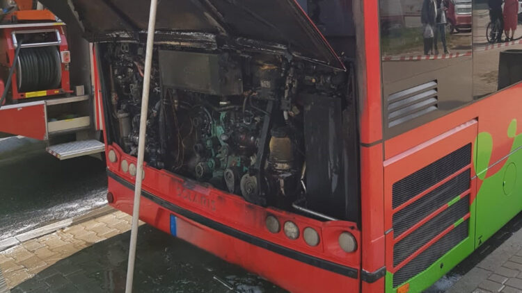 Pożar silnika autobusu MZK w Puławach [ZDJĘCIA]