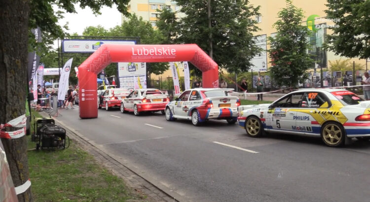 Warkot silników, kibice na trasie. Rajd Nadwiślański 20236 w Puławach [WIDEO]