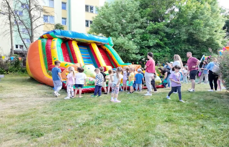 Integracja na pikniku w puławskim przedszkolu [WIDEO]