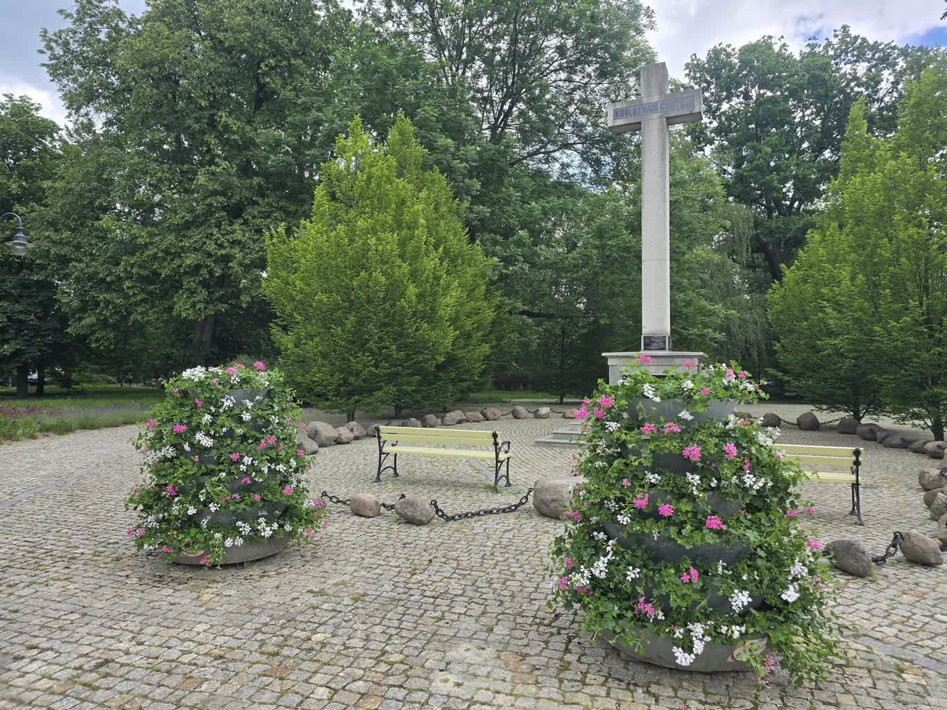 Letnie nasadzenia kwiatów3.jpg