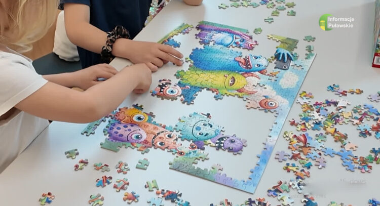 500 elementów, 2 godziny. Puzzlowe wyzwanie w Mediatece [WIDEO]