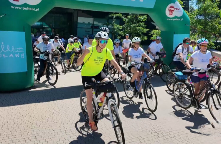 43 kilometry w piekącym słońcu. Wyzwanie przed puławskimi rowerzystami