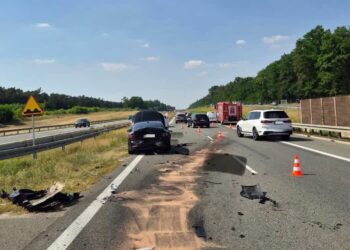 S17 między Żyrzynem a Skrudkami zamknięta do odwołania. Powodem uszkodzenie nawierzchni