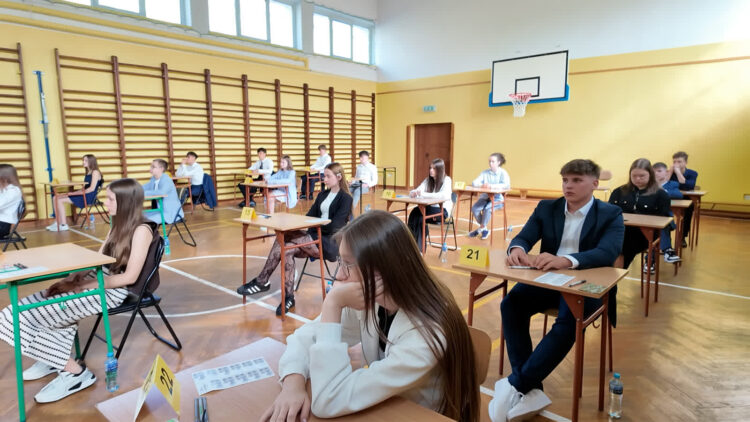 Znamy wyniki egzaminu ósmoklasisty w Puławach. Liderami SP 9 i SP 4