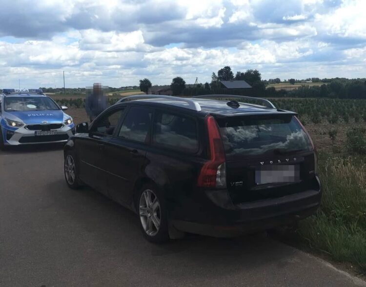 Nietrzeźwa kierująca zatrzymana dzięki czujności pracowników urzędu w Nałęczowie