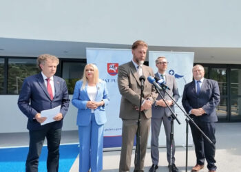 83 mln zł dla puławskiego szpitala. Konferencja przed puławskim szpitalem o wsparciu z KPO [WIDEO]