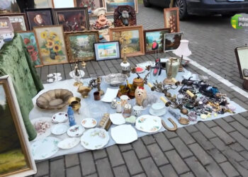 Zegary, meble, porcelana, bibeloty. Przed nami Puławska Giełda Staroci