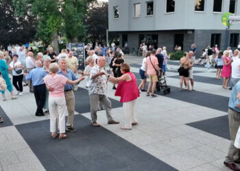 Puławianie bawili się na trzeciej w tym roku potańcówce [ZDJĘCIA]