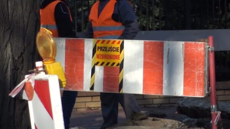Trzy gminy z powiatu puławskiego z dofinansowaniem na przebudowę dróg