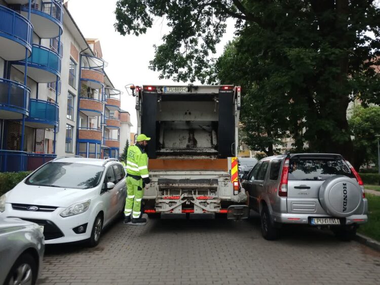 Puławski ZUK apeluje do mieszkańców: nie zastawiajcie altan śmietnikowych