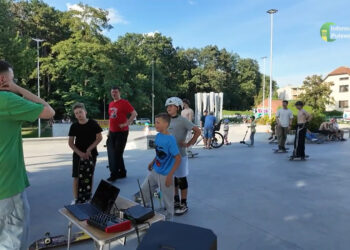 Deski poszły w ruch. Skate Jam na skateparku [WIDEO]