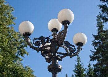 Będzie jaśniej i bezpieczniej. Nowe oświetlenie powstanie w Kolonii Góra Puławska i Sadłowicach