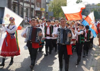 Było kolorowo i radośnie. Parada na otwarcie World Wide Kids
