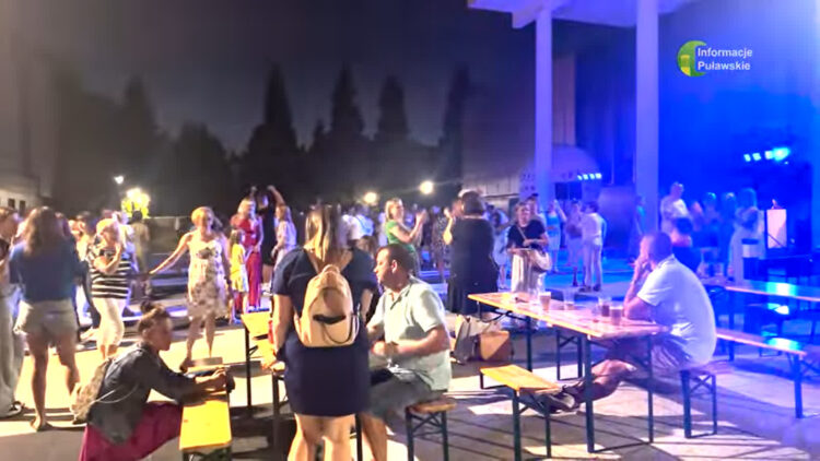 Tradycyjna letnia potańcówka wraca na plac Chopina. W sobotę zagra DJ Kowal