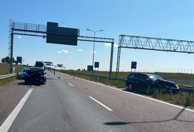 Droga Lublin-Warszawa zablokowana. Wypadek w Woli Osińskiej
