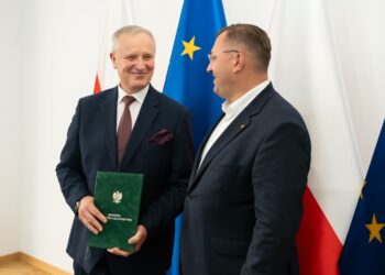 Nowy dyrektor Państwowego Instytutu Weterynaryjnego w Puławach. Prof. Mirosław Polak zastąpił prof. Stanisława Winiarczyka